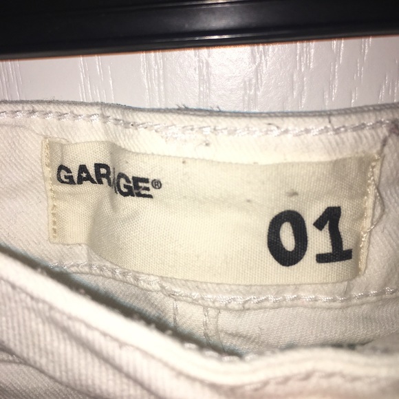 Garage Low Rise White Jean Shorts - Picture 4 of 4